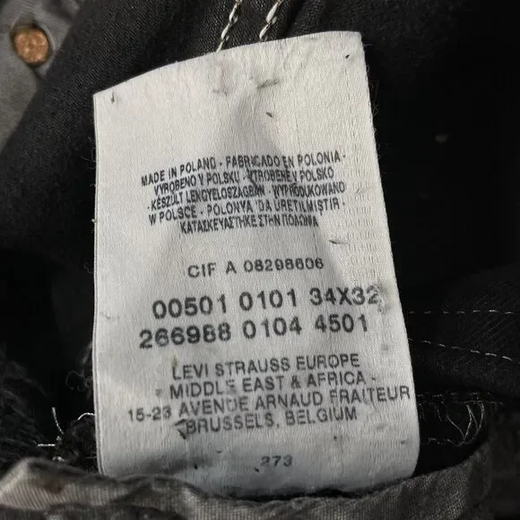 Urban Renewal Levi’s Large Jean Shorts Recycled Button-Fly High-Rise Frayed Hems - Picture 9 of 9